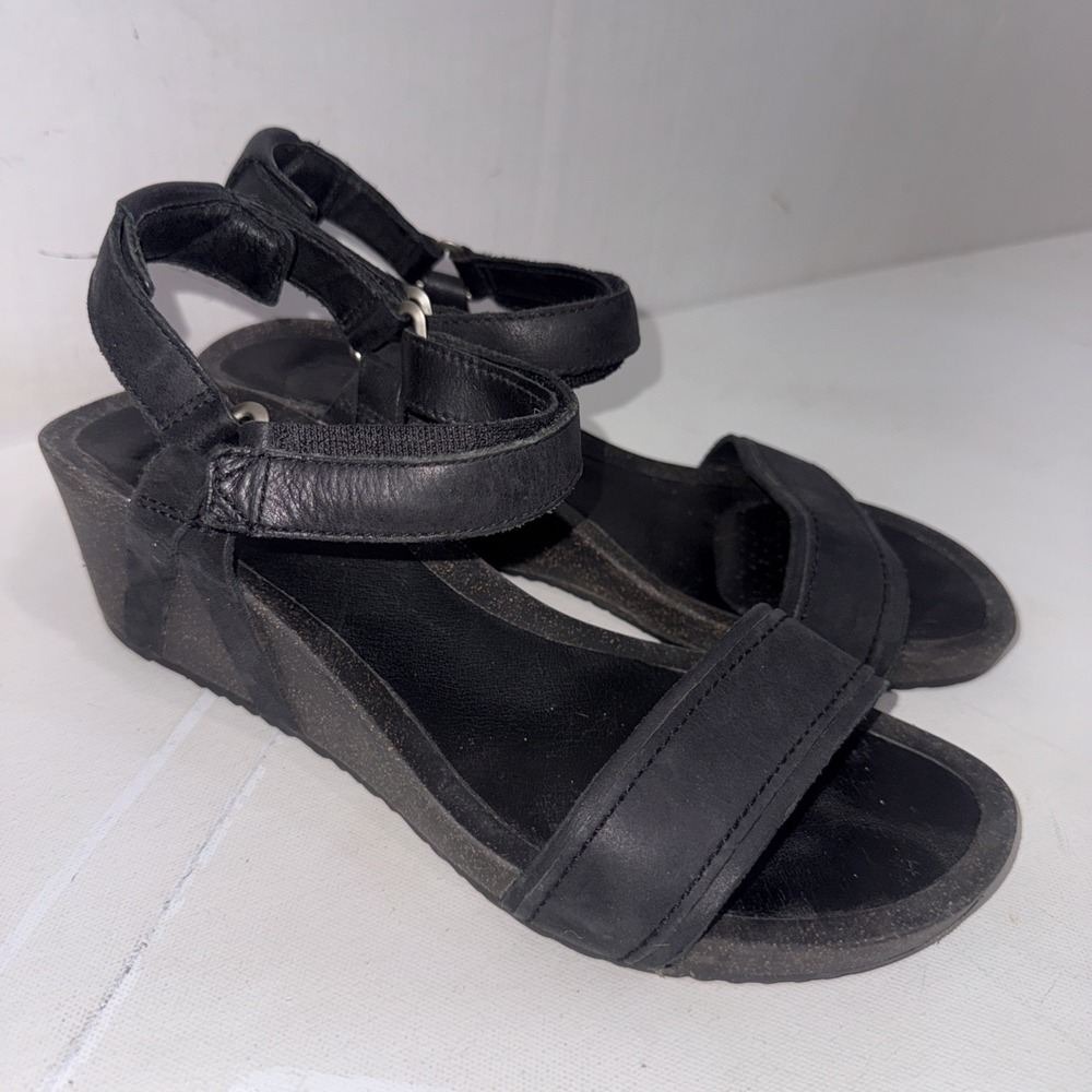 Teva Ventura Rugged Gorpcore Outdoor Adventure Boho Strappy Wedge Sandals Size 9